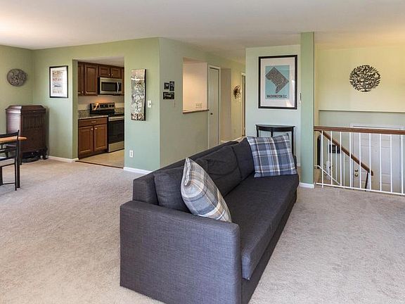 Amazing open concept, note foyer entry