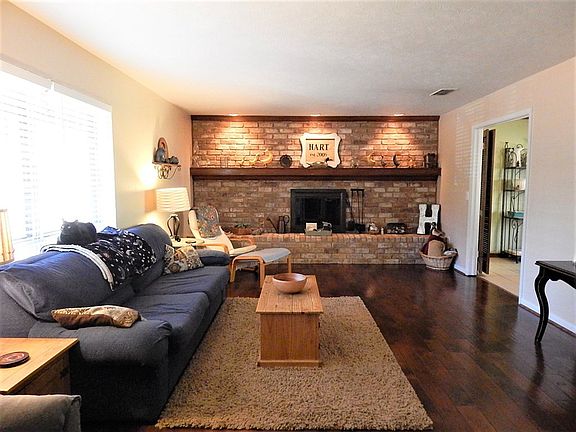 5th image of 3510 Pebble Creek St