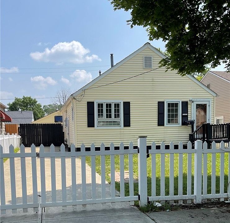 1st image of 18601 Rockland Ave
