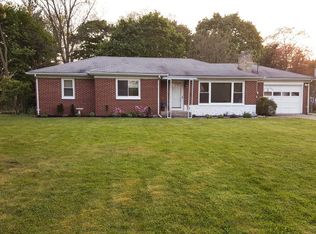 2029 Brook Dr, Kalamazoo, MI 49048