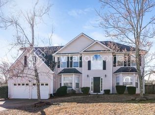 572 Lakewater View Dr, Stone Mountain, GA 30087