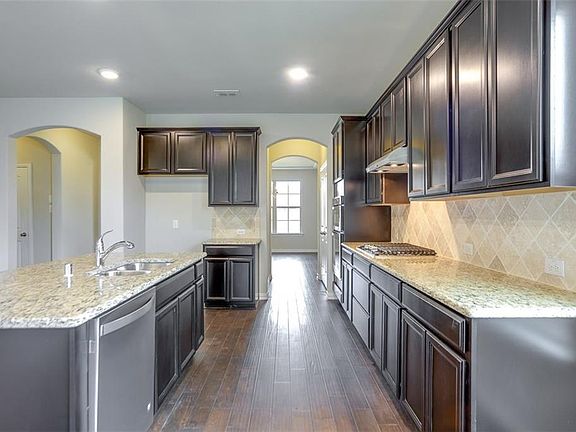 4th image of 1828 Meadow Trail Ln