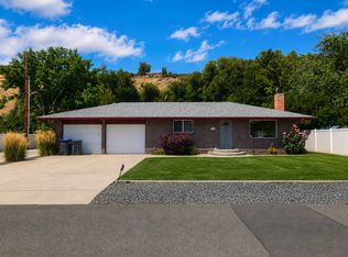 312 S 5th St, Selah, WA 98942