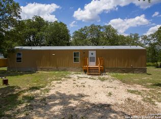 820 County Road 429, Stockdale, TX 78160