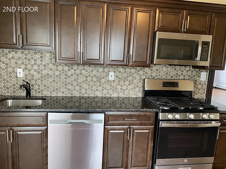 116 Morris Ave #2 — Photo 3