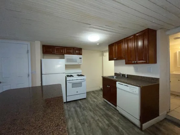 14 Florida Rd APT 1, Maynard, MA 01754