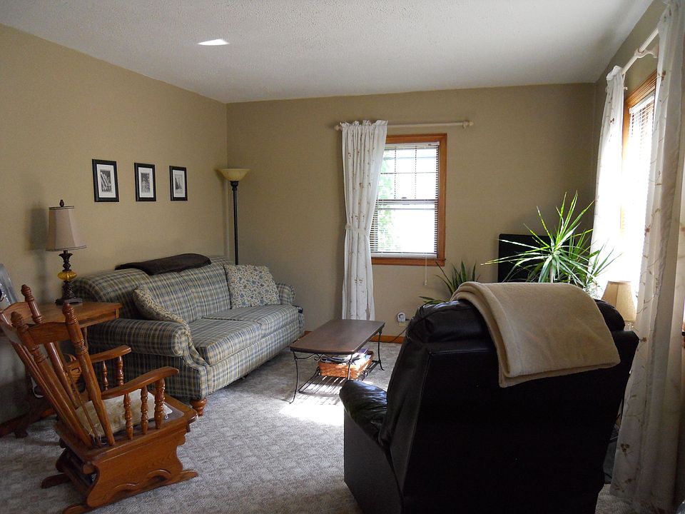 1st image of 104 Sunset Dr