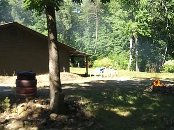 1019 Colony Rd, Grimsley, TN 38565