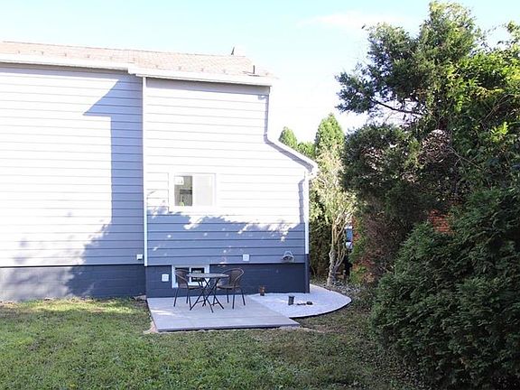 5th image of 615 S 27th St