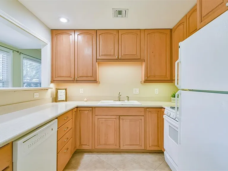 108 Dolphin Ave — Photo 12