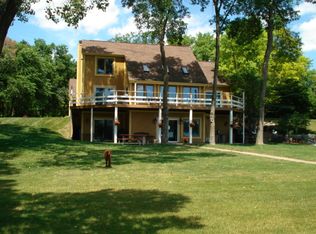 S79W15979 Sandy Beach Dr, Muskego, WI 53150