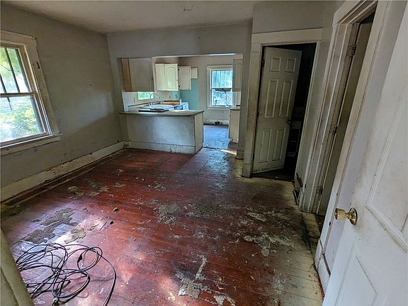 2nd image of 1100 Kirkwood Ave