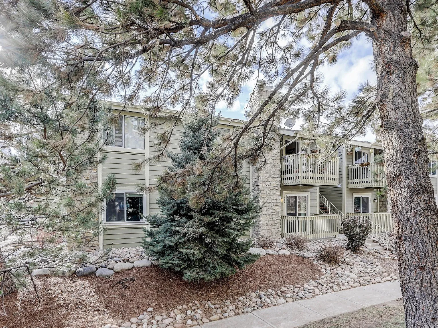 2 bed, 900 sqft, $1,850 — Photo 3