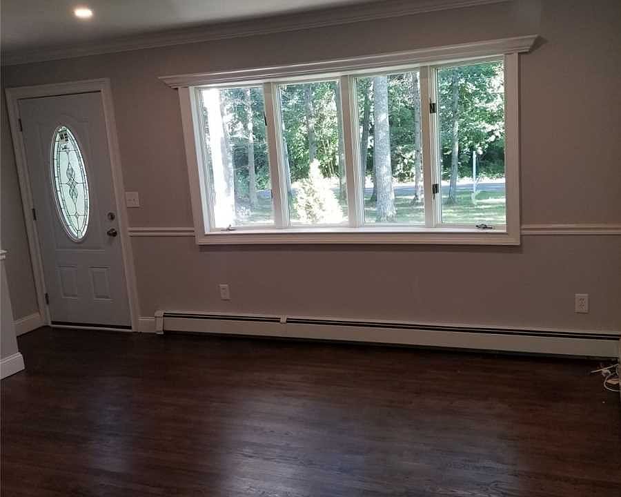 2nd image of 11 Cross Rd