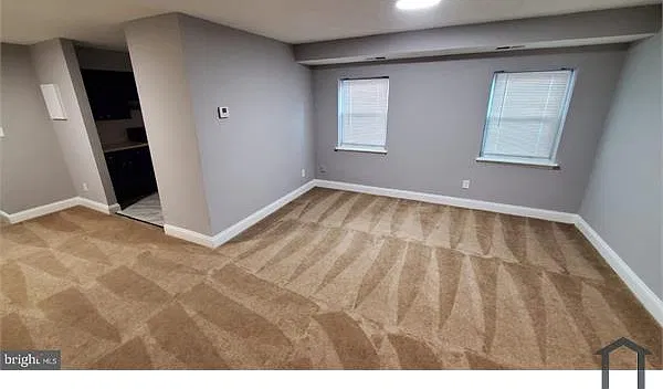 3 bed, 1100 sqft, $2,200 — Photo 3