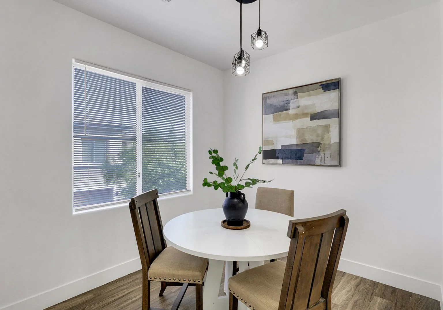 Amazing Completely Remodeled Condo In Summerlin — Photo 4