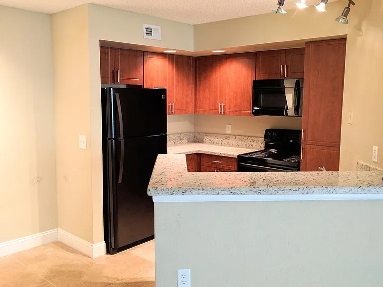 12840 Vista Isles Dr #616 — Photo 3