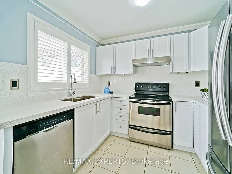 357 Brisdale Dr — Photo 8
