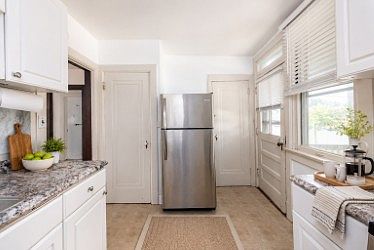 4th image of 7483A Hoover Ave