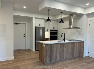 49 Charles St #207, Newmarket, ON L3Y 3V7