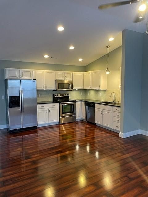 1st image of 804 Hogan Way