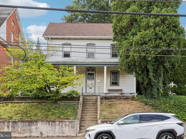 337 Main St, Schwenksville, PA 19473