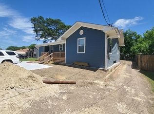 6300 25th St, Groves, TX 77619