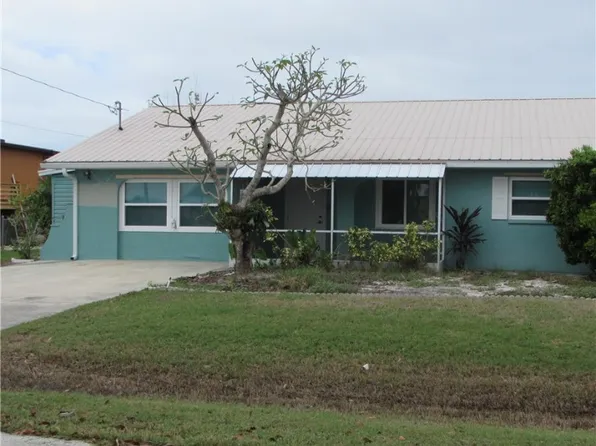 2763 Sanderling Ct, Saint James City, FL 33956