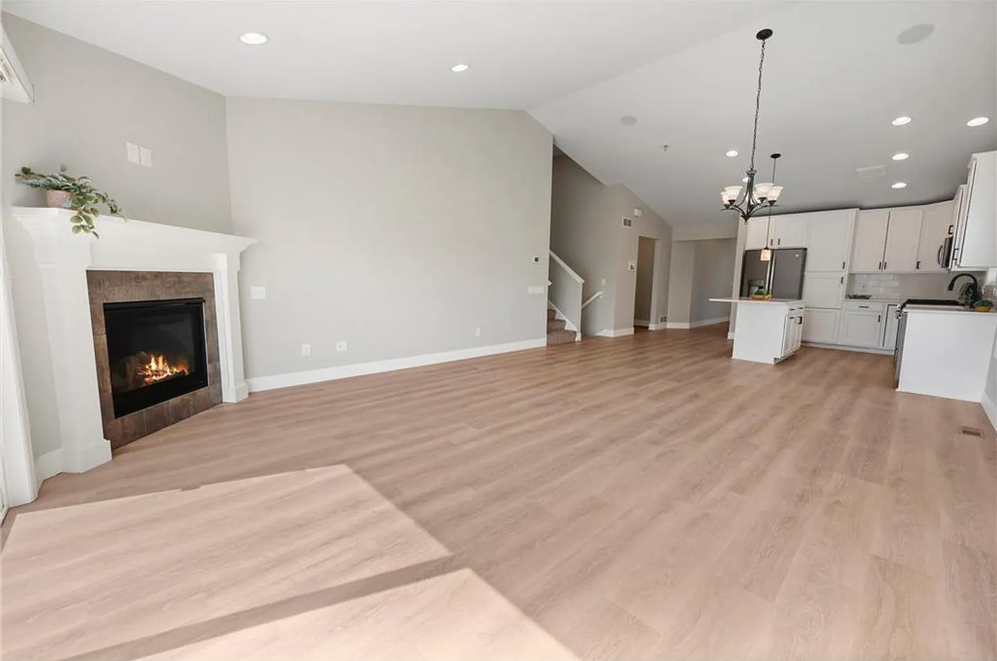 Remodeled 4 Bedroom Home for Rent! — Photo 4