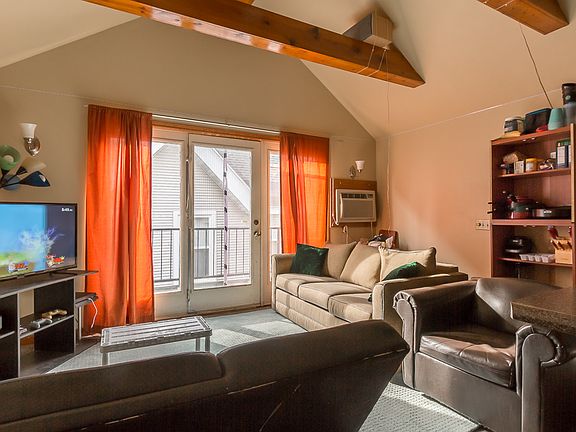 5th image of 135 Langdon St APT 4