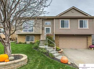 17128 Barnett St, Omaha, NE 68116