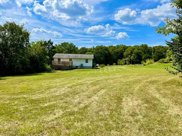 395 Dodson Ln — Photo 3