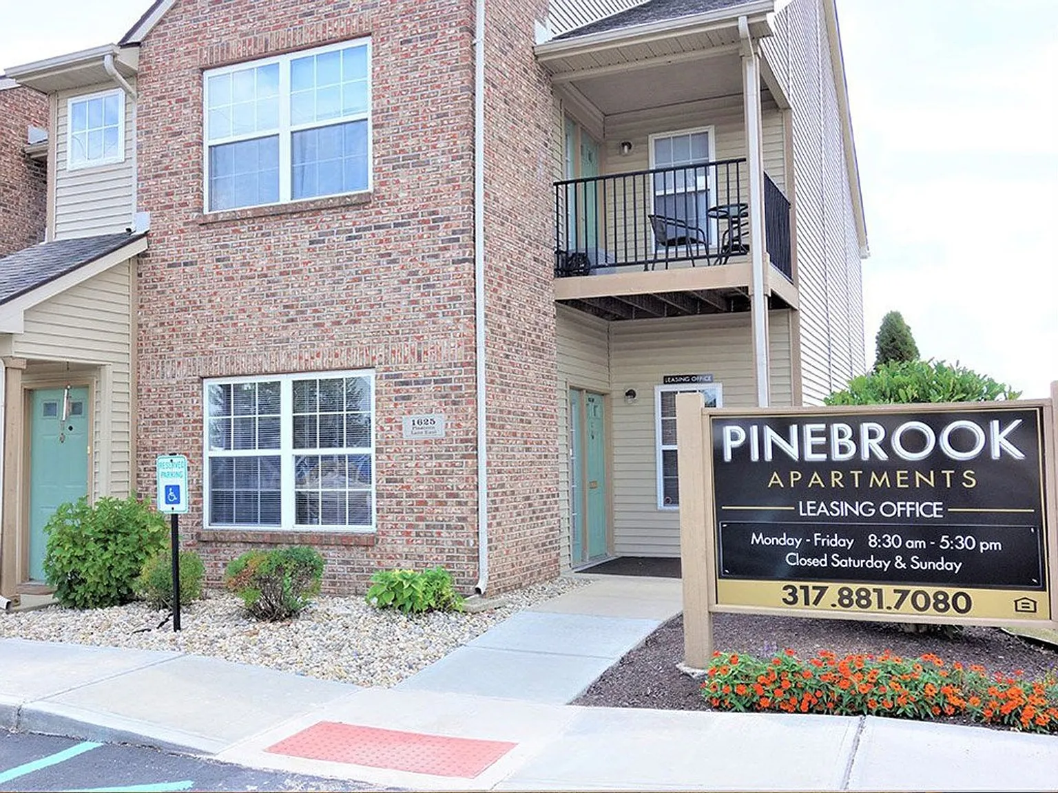 Pinebrook Apartments — Photo 1