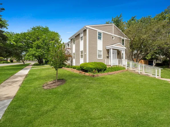 1914 Flintshire Dr #1914, Schaumburg, IL 60194
