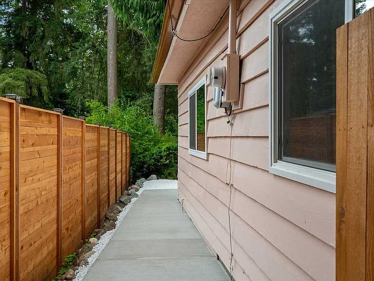 19225 Forest Park Dr NE — Photo 24