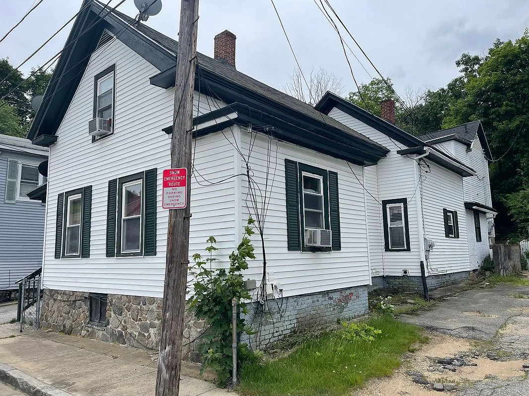 2 bed, 1.0 bath, 900 sqft, $1,500 — Photo 1
