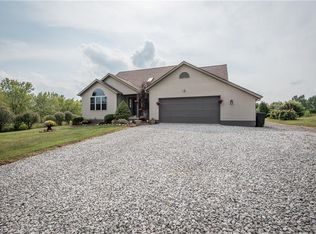 305 Maxwell Rd, Atwater, OH 44201