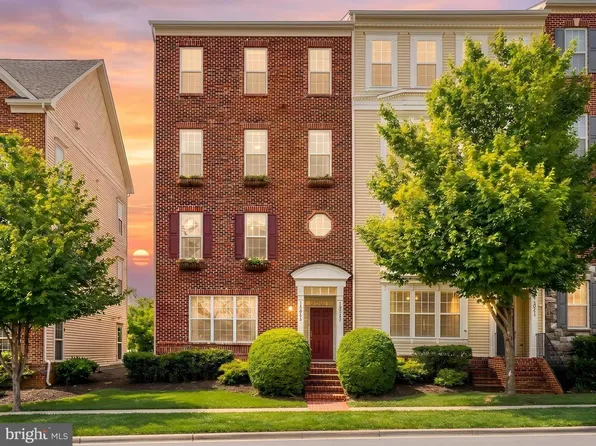 13043 Clarksburg Square Rd #11, Clarksburg, MD 20871