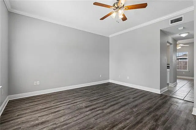2 bed, 1.5 bath, 1400 sqft, $1,650 — Photo 4