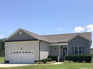 26 Moonlight Dr, Fuquay Varina, NC 27526