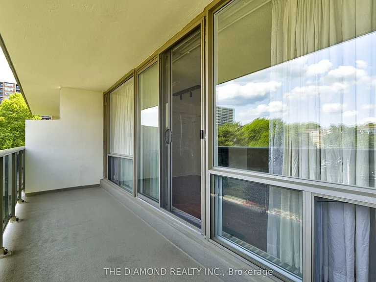40 Sunrise Ave #301 — Photo 30