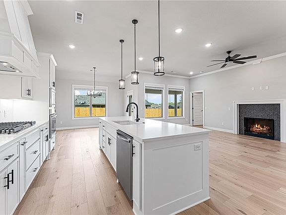 4th image of 1508 Lookout Ln
