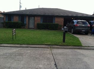 2321 Little John Ln, Groves, TX 77619