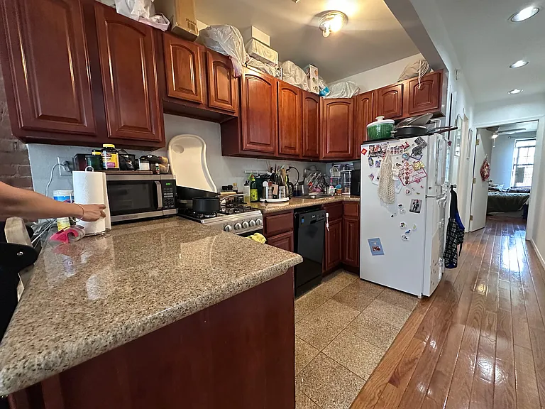 417 W 48th St #4W — Photo 7