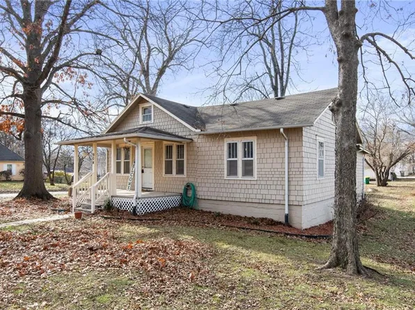 904 N Cedar St, Ottawa, KS 66067
