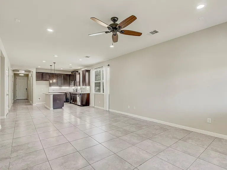 356 Quarry Ln — Photo 3