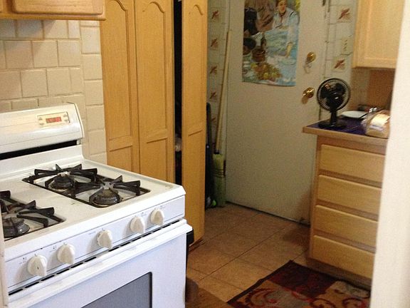 2nd image of 248 Aliso Dr NE