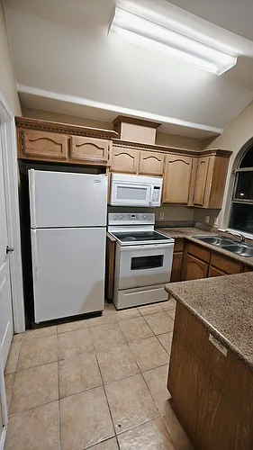 2027 W Western Dr Photo 1