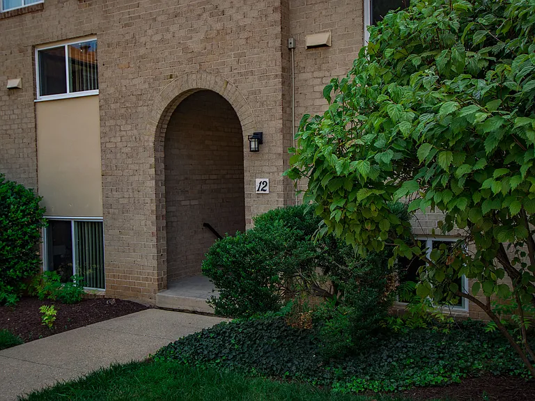 Maplewood Villas Apartments Building Exterior 73
