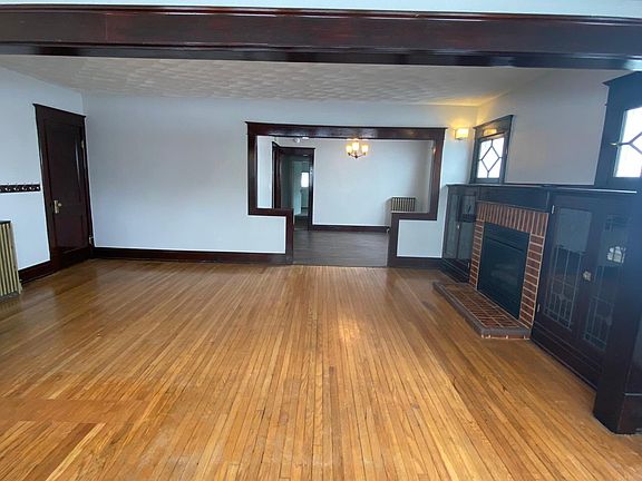 2nd image of 36 N Park Ave